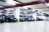 Chỗ đỗ xe ở chung cư: Phải "cắn răng" mua với giá "cắt cổ"