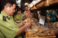 Hà Nội không cấp phép kinh doanh bánh Trung Thu trên vỉa hè