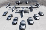 Bentley giao xe cho khách tại... sân bay