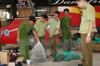 Thu giữ hơn 7 tạ nội tạng bốc mùi và động vật hoang dã trên đường về Hà Nội