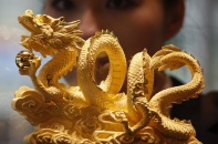 Vàng "sang tay" ở mức giá thấp