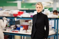 Nữ tỷ phú trẻ nhất thế giới Elizabeth Holmes được coi là Steve Jobs thứ 2