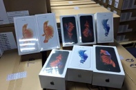 Vừa về đến Việt Nam, 20 chiếc Iphone 6S nhập lậu đã bị "tóm"