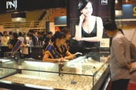 Bán lẻ nữ trang, con gà đẻ trứng vàng của PNJ
