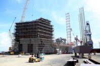 Hạ thủy giàn khoan tự nâng lớn nhất từ trước tới nay do Việt Nam chế tạo