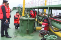 Bắt giữ tàu vận chuyển trái phép hơn 115.000 lít dầu trên biển