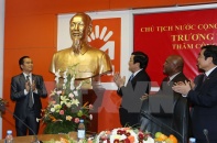 Chủ tịch nước đến thăm Movitel - công ty liên doanh của Viettel tại Mozambique
