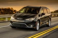 Fiat Chrysler bắt tay Google xây dựng "hạm đội" xe tự lái