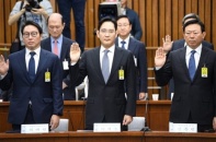 "Hoàng thái tử" Samsung bị tạm giữ