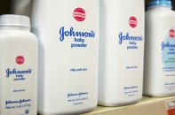 Johnson & Johnson lĩnh phạt hơn 100 triệu USD vì sản phẩm chứa chất gây ung thư