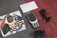 Nokia 3310 thực sự "cháy hàng" hay chỉ là chiêu trò "mua bia thì kèm lạc" của HMD Global?