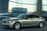 Triệu hồi hơn 45.000 xe BMW 7-Series dính lỗi cửa tự mở khi đang chạy