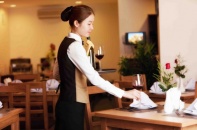 Cách đưa tiền tip trong nhà hàng, quán xá Việt Nam