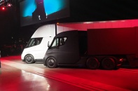 Tesla "trình làng" dòng xe tải hạng nặng chạy bằng điện