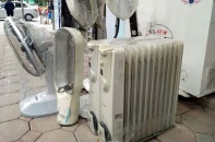 Trời lạnh, quần áo rét đắt hàng, thiết bị sưởi ấm vắng khách