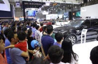 Thị trường ô tô Việt, một năm đầy biến động