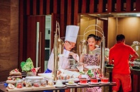 Wyndham Legend HaLong phục vụ buffet tối hàng ngày ngay trong dịp Tết
