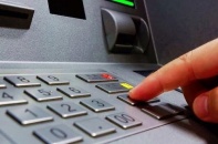 Chuyên gia ngân hàng tư vấn cách sử dụng thẻ an toàn trên máy ATM