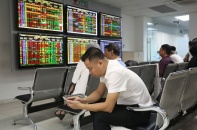 Thị trường chứng khoán: Chờ đợi sốt ruột, nhưng bắt đáy lại quan ngại "Sell in May"