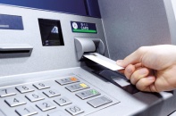 Đề xuất tăng phí chia sẻ giao dịch rút tiền ATM lên 8.800 đồng từ ngày 1/8