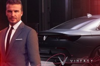 David Beckham là người đầu tiên trải nghiệm xe VinFast tại Paris Motor Show 2018