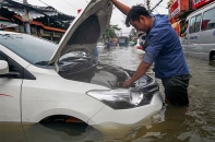 Cách xử lý ô tô bị ngập nước hiệu quả và tiết kiệm