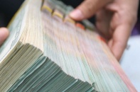 Tín dụng tiêu dùng tăng nhanh và nguy cơ “núp bóng”
