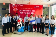 Ngân hàng Quốc Dân trao "mưa quà tặng" cho khách hàng