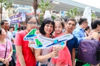 Chen chân xếp hàng mua vé 599.000 VND tại Bamboo Airways Tower