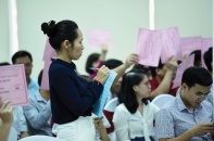 Thị trường chứng khoán: Đại hội muộn, doanh nghiệp có chuyện "khó nói"