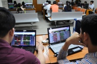 Thị trường chứng khoán: Kỳ vọng vào cổ phiếu "vua"