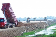Nhà thầu khác nhau được thuê thiết bị cùng một chủ sở hữu?