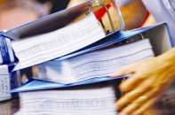 Ai chịu trách nhiệm phê duyệt kế hoạch lựa chọn nhà thầu?