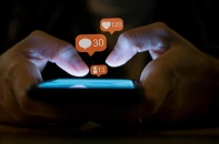Vì sao con người nghiện mạng xã hội Facebook, Twitter...?