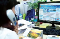 Bên mời thầu phải đăng tải hồ sơ kèm theo thông báo mời thầu, thông báo mời chào hàng