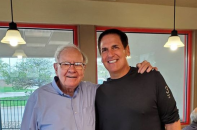 Tỷ phú Warren Buffett và tỷ phú Mark Cuban: Đầu tư thế nào khi thị trường bất ổn?