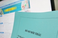 Hồ sơ mời thầu có phải đính kèm thông báo mời thầu không?