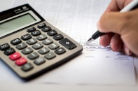 Ai có thẩm quyền phê duyệt dự toán gói thầu giai đoạn chuẩn bị đầu tư?