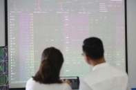 Thị trường chứng khoán: "Sóng" tin đồn
