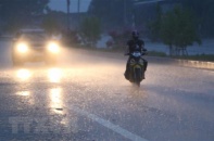 Dự báo thời tiết hôm nay 28/7: Bắc Bộ và Nam Bộ có mưa, vùng núi miền Trung nắng nóng gay gắt