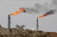 OPEC+ cân nhắc trì hoãn tăng sản lượng khai thác dầu mỏ