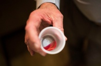 Lo ngại sự nhầm lẫn giữa Methadone và nước uống thông thường