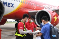 Gần 1.000 y bác sĩ tình nguyện lên đường vào TP.HCM hỗ trợ chống dịch