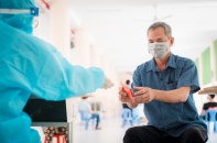 Dược Hậu Giang hỗ trợ người dân TP.HCM sau tiêm vaccine