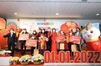 Vietjet tưng bừng đón chuyến bay đầu tiên đến TP.HCM ngày đầu năm mới 2022