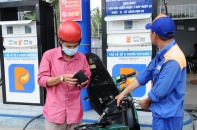 "Nóng hừng hực" giá xăng dầu: Còn dư địa để "giảm nhiệt"