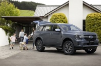 Ford Everest thế hệ mới "trình làng", sẵn sàng cho những chuyến phiêu lưu