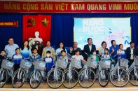 SASCO mang niềm vui, nâng bước học sinh đến trường trước năm học mới