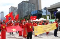 Lấy ngày 8 tháng 9 hằng năm là "Ngày Tôn vinh tiếng Việt trong cộng đồng người Việt Nam ở nước ngoài"