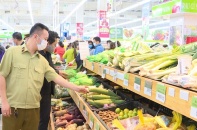 Tăng cường kiểm tra, giám sát hàng thực phẩm lưu thông trên thị trường